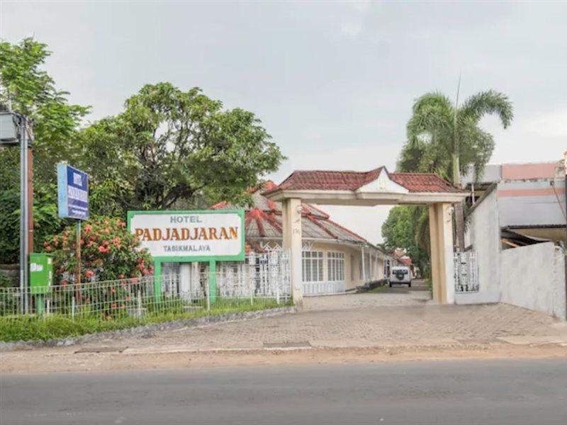 Super Oyo 2346 Hotel Padjadjaran 1 Tasikmalaya Εξωτερικό φωτογραφία